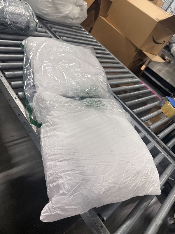View 2 of *MAJOR DAMAGE*
Utopia Bedding 18x18 Pillow Inserts, Set of 2, White – Indoor Decorative Throw Pillows for Bed, Sofa & Couch – Soft, Supportive & Fluffy Cushion Inserts