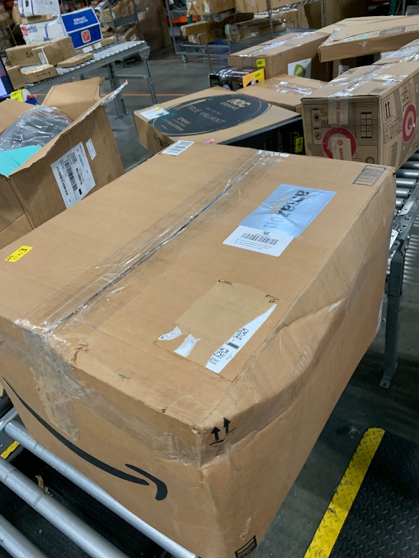Photo 1 of ***NOT THE SAME COLOR AS STOCK, VIEW IMAGES*** TRALT Office Chair Ergonomic Desk Chair, 330 LBS Home Mesh Office Desk Chairs with Wheels, Comfortable Gaming Chair, High White Office Chair for Long Hours. White