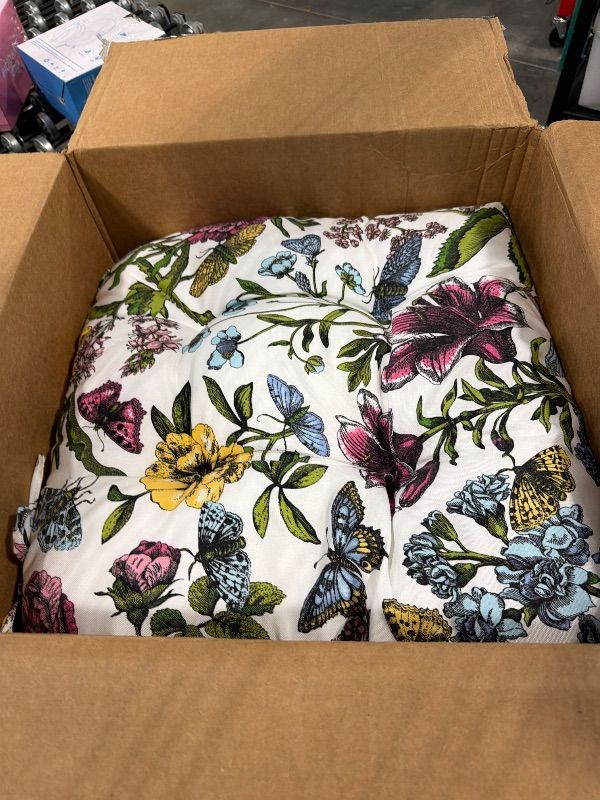 Photo 1 of ** ONLY ONE ** FUNHOME Outdoor Chair Cushions 19 x19 Inch,Water Resistant Tufted Seat Cushions 19",Reversible,Weather Resistant,Rounded Back Wicker Chair Cushion for Patio Garden Furniture(Butterfly Flower)