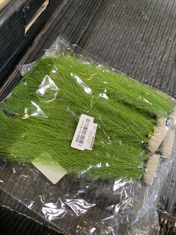 Photo 1 of BEGONDIS Aquarium Decorations 5Pcs Fish Tank Artificial Green Water Plants Made of Silk Fabrics Plastic