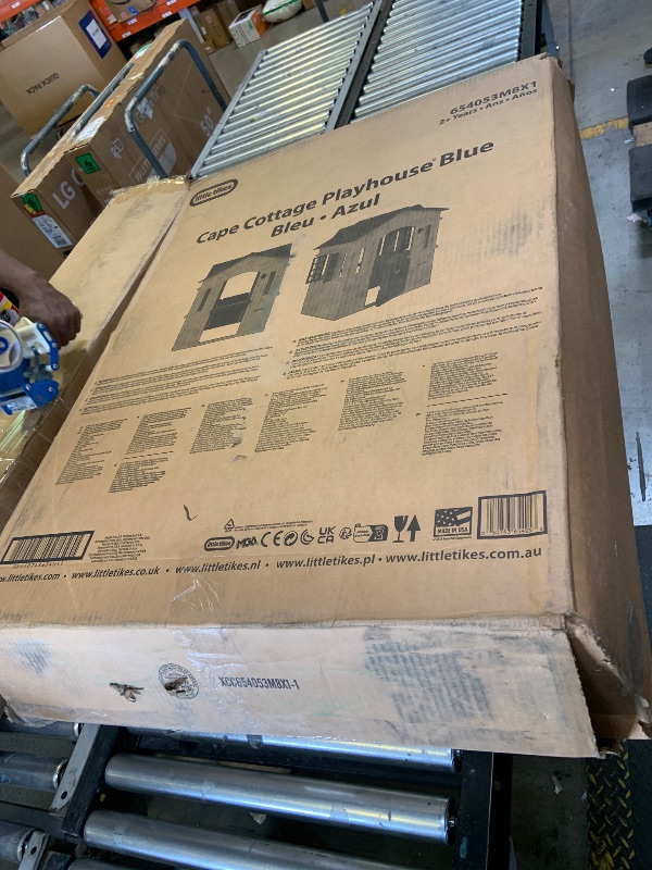 Photo 1 of Little Tikes Cape Cottage Playhouse - Blue Large