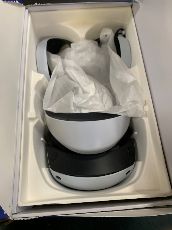 Photo 1 of PlayStation VR2 Horizon Call of The Mountain™ Bundle (PSVR2)