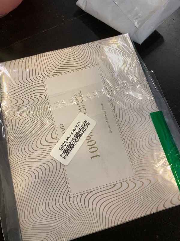 Photo 1 of 100% Pure Mulberry Silk Pillow Cases,Allergen Resistant Dual Sides,600 Thread Count Silk Pillowcase for Hair and Skin with Hidden Zipper,Gifts for Women,1pc,Queen Size,Taupe