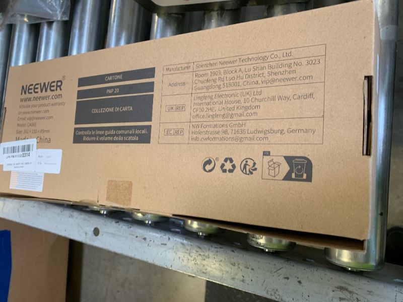 Photo 1 of NEEWER Triple Suction Cup Car Mount Compatible with Insta360 X5 X4 GoPro DJI OSMO 360 Cameras, Quick Release Outside Windshield Magic Arm Mount Kit with 2 in 1 Extension Pole/Selfie Stick, CA065