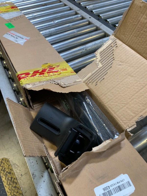 Photo 1 of Soruci 330lbs Lockable Roof Rack Cross Bars for 2021 2022 2023 2024 2025 2026 Chevrolet Chevy Suburban/Tahoe & GMC Yukon L/XL & Cadillac Escalade/Escalade ESV Aluminum Roof Rails Crossbar