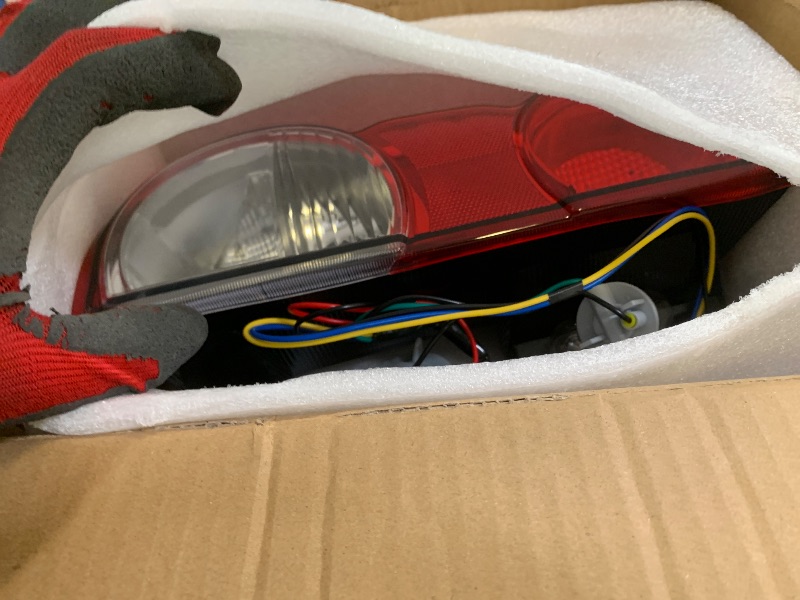Photo 1 of XQSMWF Left Tail Light Assembly Clear Red Lens with Bulbs Compatible with Nissan NV200 Taxi 2013-2018# NI2800201 265553LM0A 26555-3LM0A Driver Side