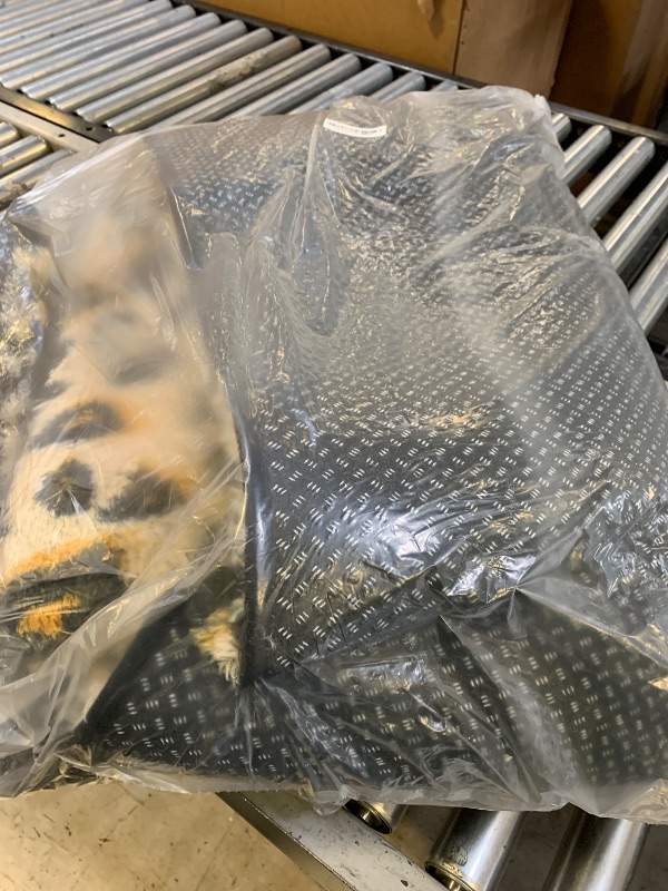 Photo 1 of Ophanie Soft Fluffy Shaggy Rugs for Bedroom Living Room Dorm Nursery Home Decor Aesthetic,Color Leopard, Size 6x9