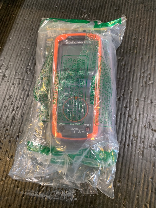 Photo 1 of Klein Tools ET600 Multimeter, Megohmmeter Insulation Tester, 4000 Ohms Resistance, 125V/250V/500V/1000V, Auto-Ranging TRMS Multimeter