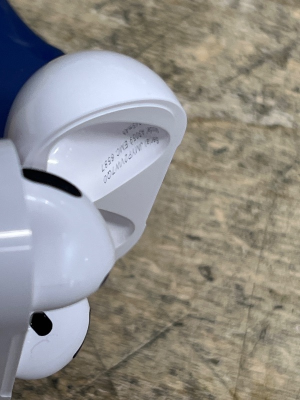 Photo 1 of **FOR PARTS ONLY**
Apple AirPods 4 Wireless Earbuds, Bluetooth Headphones, with Active Noise Cancellation, Adaptive Audio, Transparency Mode, Personalized Spatial Audio, USB-C Charging Case, Wireless Charging, H2 Chip