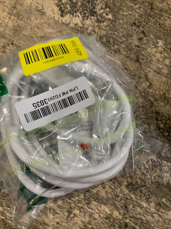 Photo 1 of 16/3 Short Extension Cord 6 FT, White Extension Cord Flexible & Durable, Indoor 3 Prong Power Cable, Suitable for Home and Office, 13 Amp 1625 Watt 125VAC 16AWG, ETL Listed