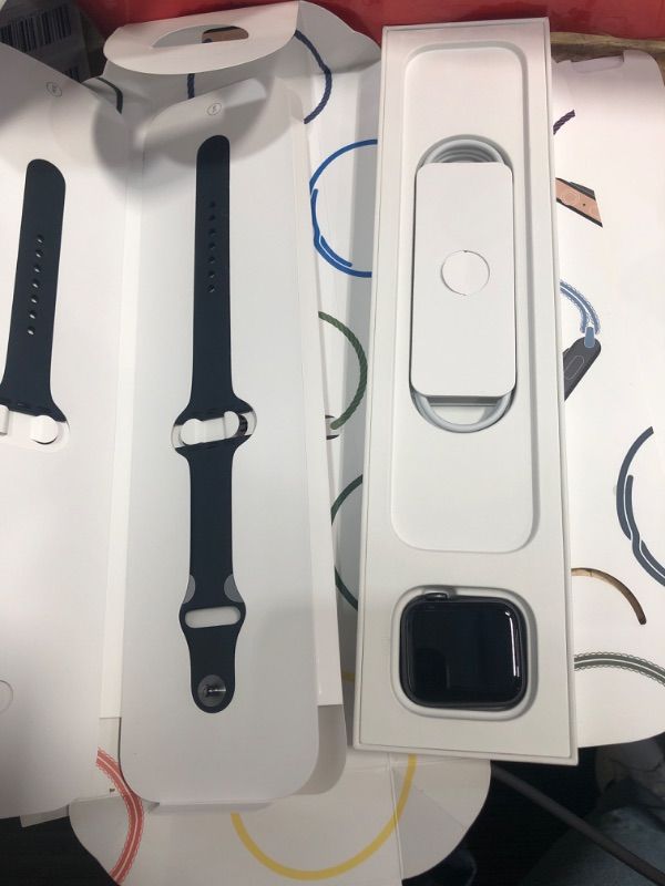 Photo 1 of **PARTS ONLY**  *NONFUNCTIONAL* Apple Watch SE (Gen 1) [GPS 40mm] Smart Watch w/Space Grey Aluminium Case with Midnight Sport Band. Fitness & Activity Tracker, Heart Rate Monitor, Retina Display, Water Resistant