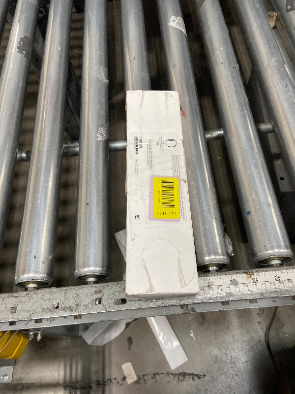 Photo 1 of **PARTS ONLY**  *NONFUNCTIONAL* Apple Watch SE (Gen 1) [GPS 40mm] Smart Watch w/Space Grey Aluminium Case with Midnight Sport Band. Fitness & Activity Tracker, Heart Rate Monitor, Retina Display, Water Resistant