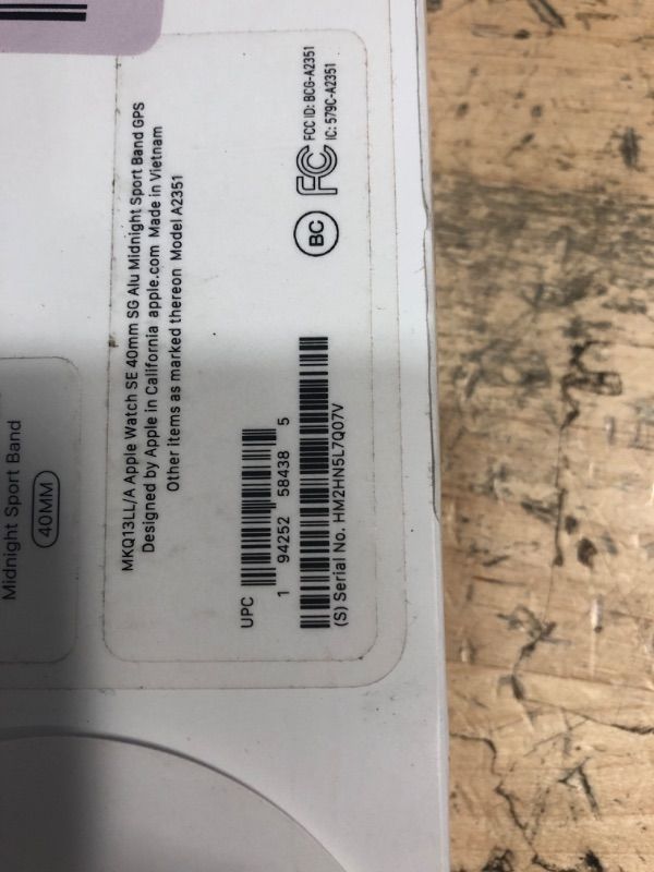 Photo 1 of **PARTS ONLY**  *NONFUNCTIONAL* Apple Watch SE (Gen 1) [GPS 40mm] Smart Watch w/Space Grey Aluminium Case with Midnight Sport Band. Fitness & Activity Tracker, Heart Rate Monitor, Retina Display, Water Resistant