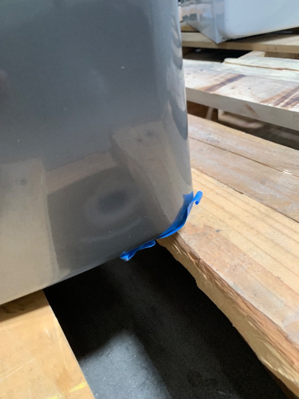 Photo 1 of  SCRATCHED/DENTED******Midea 8-cu ft Stackable Vented Gas Dryer with Steam Cycle ( Graphite Silver )

