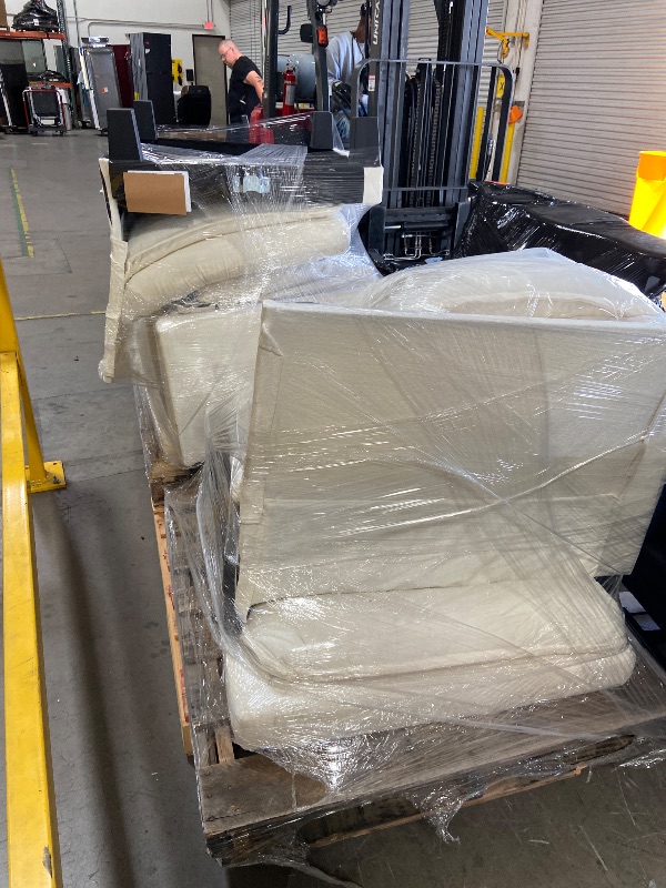 Photo 1 of **********MISSING SOME OF ITS LEGS************
COMHOMA 120" U Shaped Sectional Sofa with Movable 2 Ottomans,Comfy Cloud Modular Couch with Throw Pillows,Modern Chenille Deep Seat Sofa Couches for Living Room,Beige