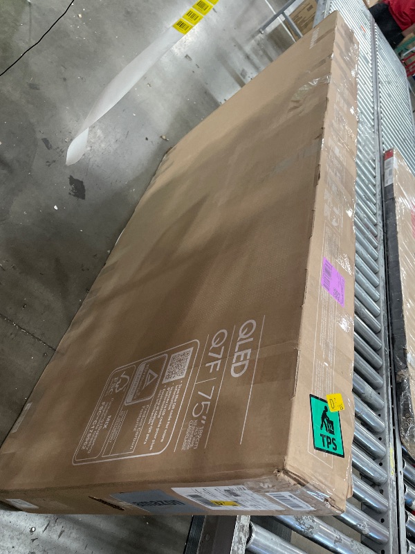 Photo 1 of ***Damaged screen**Samsung 75-Inch Class QLED Q7F Series Samsung Vision AI Smart TV (2025 Model, 75Q7F) Quantum HDR, Object Tracking Sound Lite, Q4 AI Gen1 Processor, 4K upscaling, Gaming Hub, Alexa Built-in