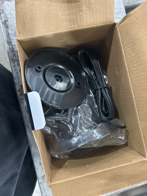 Photo 1 of (UNTESTED) Lingvee Outdoor St. Patrick's Day Projector Light with 1 Film Slides LED Irish Shamrock Projector Lights Reflectors Waterproof Landscape Decorative Lighting for Holiday Party Decor(Irish)