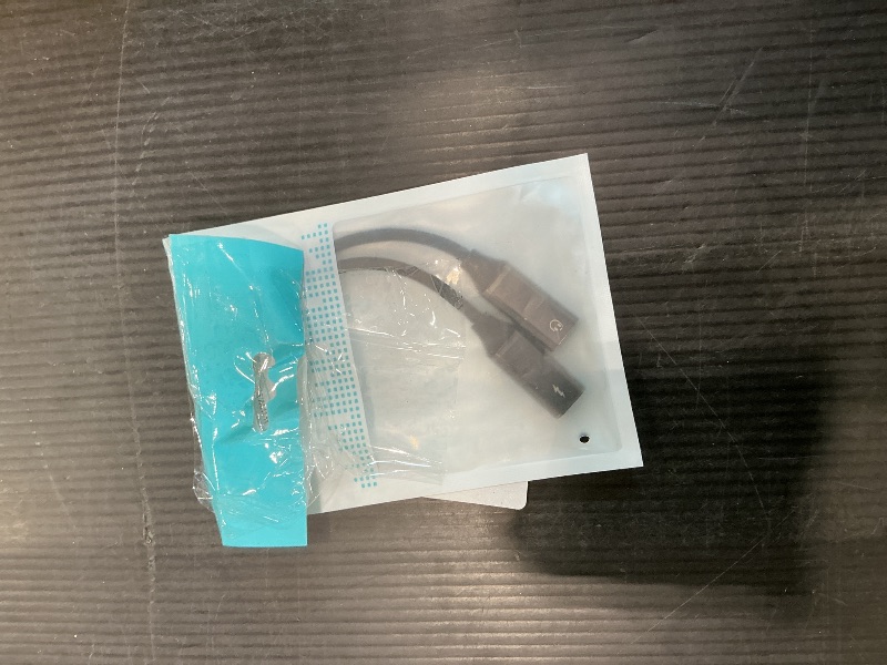 Photo 1 of *MINOR DAMAGE - USED*
VIOY USB C Splitter 1 in 2 Out, Dual USB-C Headphone and Charger Adapter with PD 60W Fast Charging and Data Transfer for iPhone 16/15 Pro,iPad Pro,Samsung Galaxy S22 S21 S20,Pixel