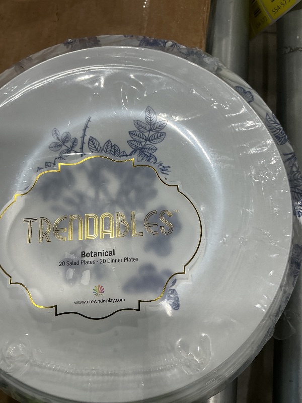 Photo 1 of Trendables Plastic Plates For Party Supplies, Floral Disposable Plates For Party & Weddings 40 Pcs - 20 x 8 Dessert Plates & 20 x 10 Plastic Dinner Plates, Plate Set Disposable Dinnerware Sets