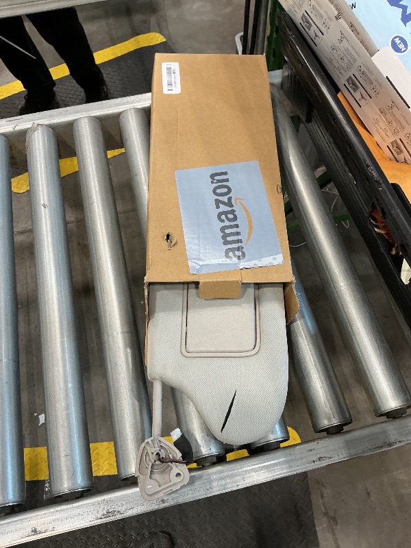 Photo 1 of ***SEE CLERK COMMENTS*** Nakuuly Left Driver Side Sun Visor Gray with Light, Without Sunroof Compatible with Nissan Altima 2013 2014 2015 2016 2017 2018 Replaces # 96401-3TA2A