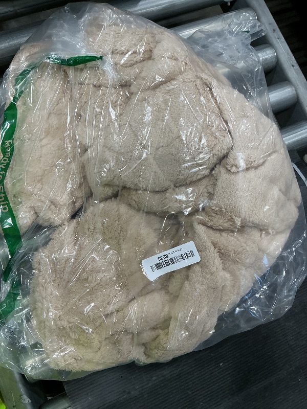 Photo 1 of **Missing Parts - Only one blanket**

Buryeah 6 Pack Fleece Throw Blankets Bulk, 50 x 60 Inches Soft 3D Checkered Flannel Blankets for Couch Sofa Bed Warm Sleepover for Homeless Gifts (Beige,White)