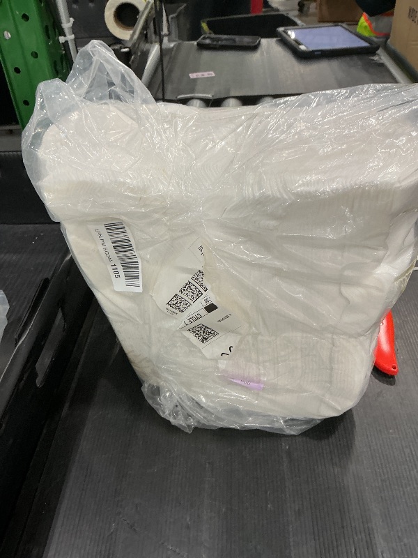 Photo 1 of *MINOR DAMAGE - USED*
DAVELEN Disposable Large Luxury Towels (100-Count) Spa and Salon Quality Softness for Guests, Clients | Hair, Face, Body Use | Luxurious Comfort, Ecofriendly (100, 32x16 inches)