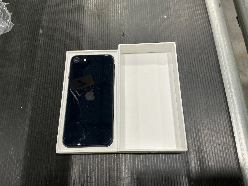Photo 1 of ***SELLING FOR PARTS*** 2022 Apple iPhone SE (64 GB, Midnight) [Locked] + Carrier Subscription