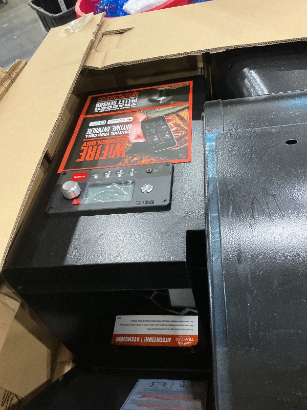 Photo 1 of GRILL PELLET IRONWOOD 885 BLK