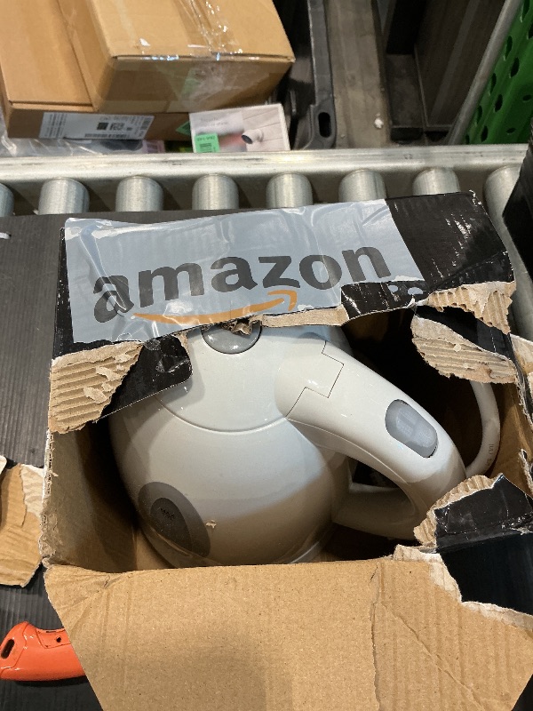 Photo 1 of *USED*
OVENTE Electric Kettle, 1.7L Fast Boiling Water Heater for Coffee or Tea, BPA Free with Water Level Gauge, Auto Shut-Off, Boil-Dry Protection, Indicator Light and Removable Filter, White KP72W