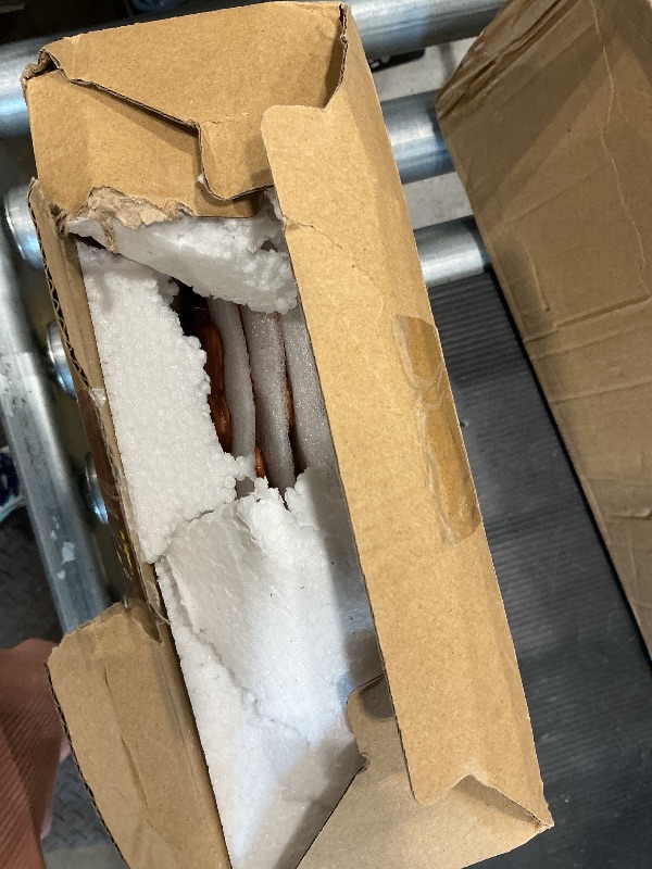 Photo 1 of Honeydak 4 Pcs Gingerbread Snowflake Ceramic Appetizer Plates Traditional Christmas Gingerbread Snowflake Accent Plate for Dessert Salad Appetizer Tapas Microwave and Dishwasher Safe Scratch Resistant