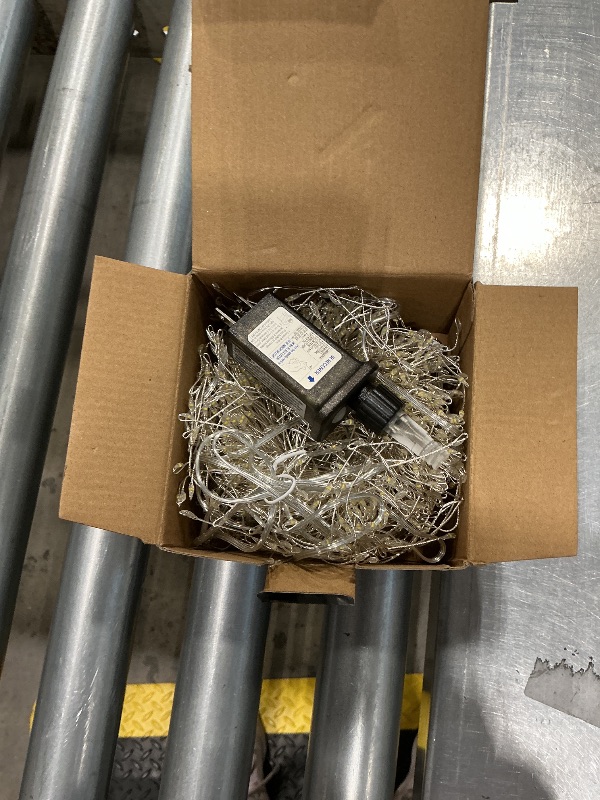 Photo 1 of **UNTESTED**
Dailyart Fairy Lights Plug in, 1000 Led Small Warm Wreath Lights with Remote 75Ft Long Waterproof Twinkle String Lights with Timer for Bedroom Outdoor Indoor Wedding Garland Decorative Silver Wire