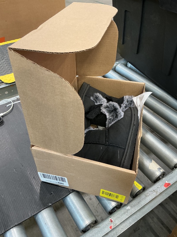 Photo 1 of **MINOR DAMAGE - USED**
K KomForme Girls Kids Snow Boots Warm Fur Lined Slip On Outdoor Winter Shoes Lightweight Comfy?Little/Big Kids?, Size 2