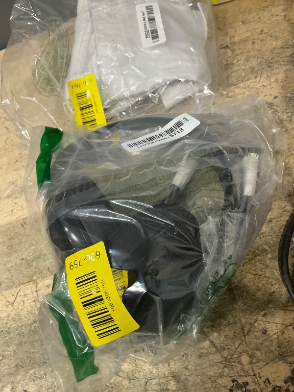 Photo 1 of **FOR PARTS ONLY/ NON-FUNCTIONAL*** Beats Studio 3 - Premium Wireless Over-Ear Headphones- Up to 40-Hour Battery Life, Active Noise Cancelling, USB-C Lossless Audio, Apple & Android Compatible - Black