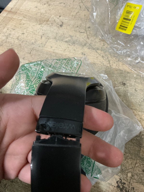 Photo 1 of **FOR PARTS ONLY/ NON-FUNCTIONAL*** Beats Studio 3 - Premium Wireless Over-Ear Headphones- Up to 40-Hour Battery Life, Active Noise Cancelling, USB-C Lossless Audio, Apple & Android Compatible - Black
