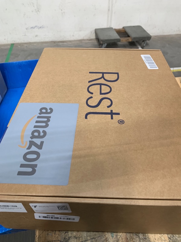 Photo 1 of **FACTORY SEALED** REST® Evercool® Cooling Comforter, Twin/Twin XL, Blanket for Hot Sleepers, All Season Bedding to Keep Cool for Night Sweats, Breathable Lightweight Blanket, 68"x90" Inches, Snow Ivory