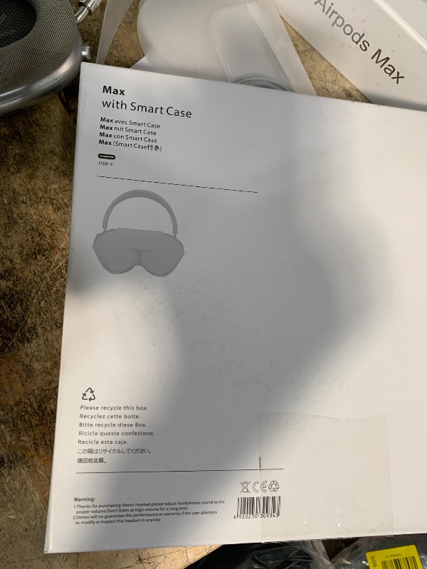 Photo 1 of *FAKE* Apple AirPods Max 