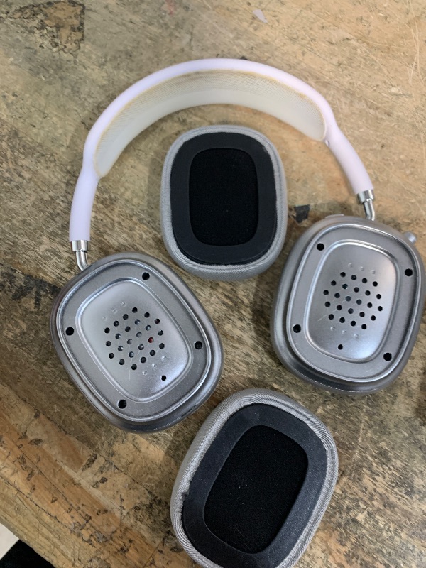 Photo 1 of *FAKE* Apple AirPods Max 