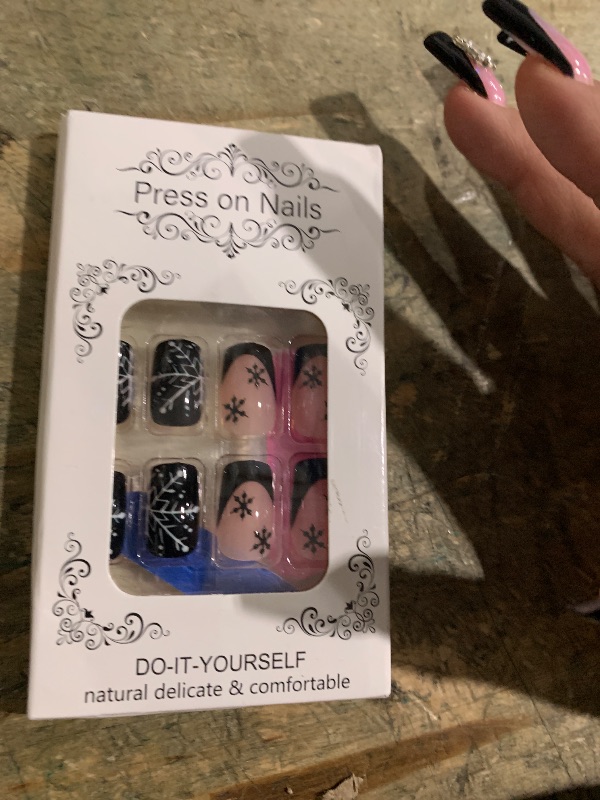Photo 1 of 24Pcs Christmas Press on Nails Short Black and Sliver French Tips Fake Nails with Sliver Glitter Winter Snowflake Design Glue on Nails Acrylic Christmas Nails Full Cover False Nails for Women Girls