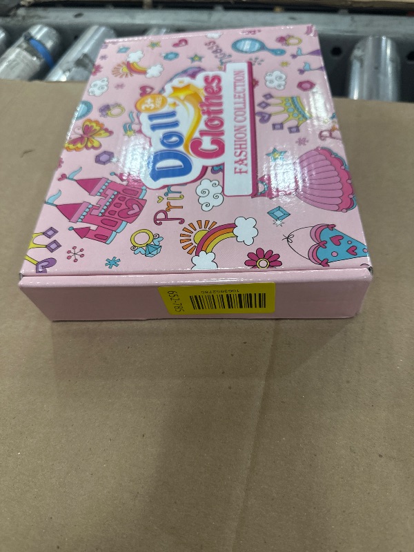 Photo 1 of ?195 Pcs Doll Clothes and Accessories Kit, Include Princess Gowns, Fashion Skirt, Slip Dresses, Tops, Pants, Bikini Swimsuits, Shoes, Crowns, Necklaces, Glasses, Hangers in Gift Box for 11"-12" Dolls