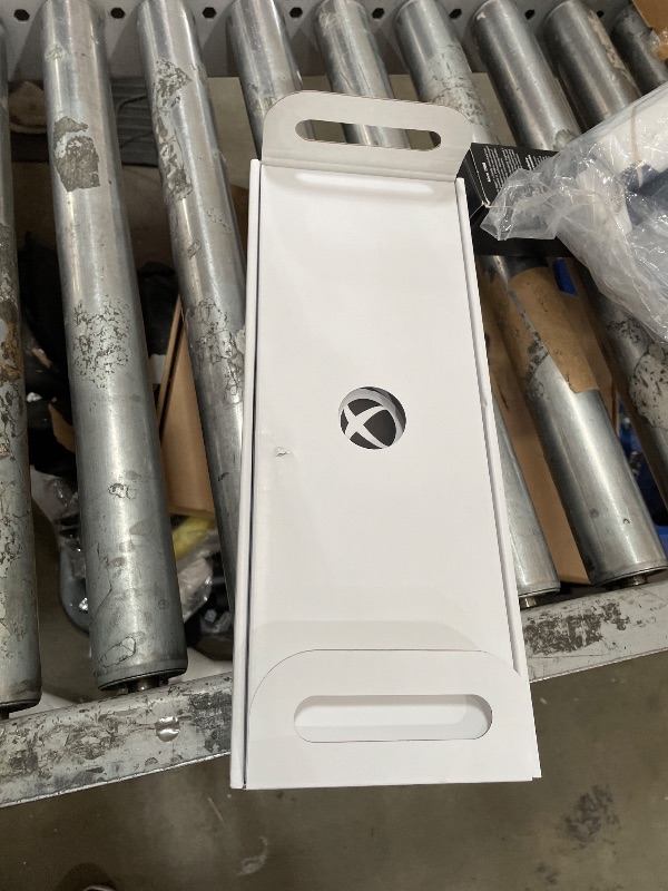 Photo 1 of ***FOR PARTS ONLY /NO POWER *** Xbox Series S - All Digital Gaming Console - 512GB SSD - 120FPS (Renewed Premium)