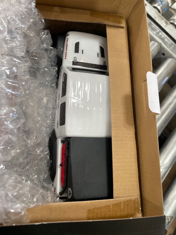 View 3 of ***MISSING PARTS***
NO CHARGER OR CORD**
Axial RC Truck SCX24 Jeep Gladiator 4 Wheel Drive Rock Crawler Brushed RTR Nothing Needed to Complete Ready-to-Run White AXI00005V2T4, Remote Control Car, RC Car, RC Crawler