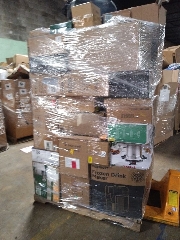 Photo 1 of As is General Merchandise pallet roughly 60 item