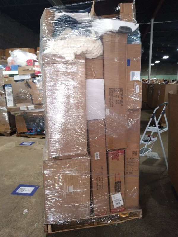 Photo 1 of As is General Merchandise pallet roughly 60 item