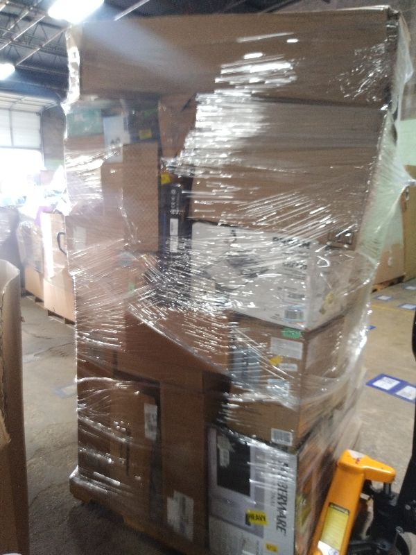 Photo 1 of As is General Merchandise pallet roughly 60 item
