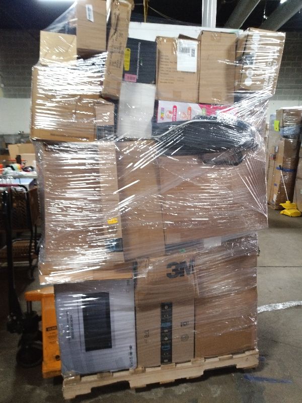 Photo 1 of As is General Merchandise pallet roughly 60 item