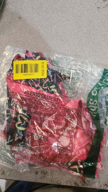 Photo 1 of 12 Pieces Valentine Dog Bandana Triangle Bib Scarf with Lip Heart and Love Patterns Reversible Pet Neckerchief Accessories for Dogs Cats Pets(Lip and Heart Pattern)
