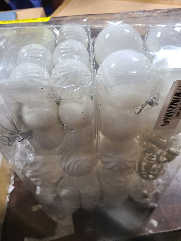 Photo 1 of 146pcs Christmas Tree Ball Ornaments for Xmas Tree Decoration, White Hanging Ornaments for Xmas Party Holiday Home Decorations (Hooks incl.)