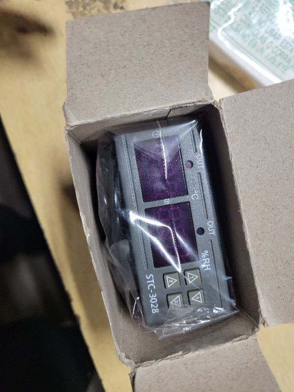 Photo 1 of -3028 Temperature Control 12V/24V/110V /220V Digital Display Temperature and Humidity Controller Meter with Integrated Sensor(12V)