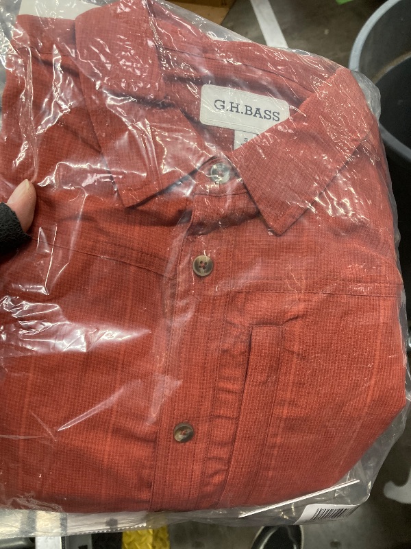 Photo 1 of BASS OUTDOOR Men's Short Sleeve UV Protection Cationic Button Up Shirt Standard, RED Ochre
size small