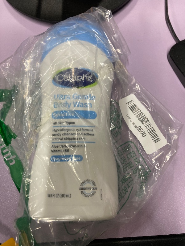 Photo 1 of ******only one *******Cetaphil Ultra Gentle Refreshing Body Wash, For Dry to Normal, Sensitive Skin, 16.9oz Pack of 3, Aloe Vera, Calendula, Vitamin B5, Hypoallergenic, Paraben Free, Fragrance Free, Dermatologist Tested